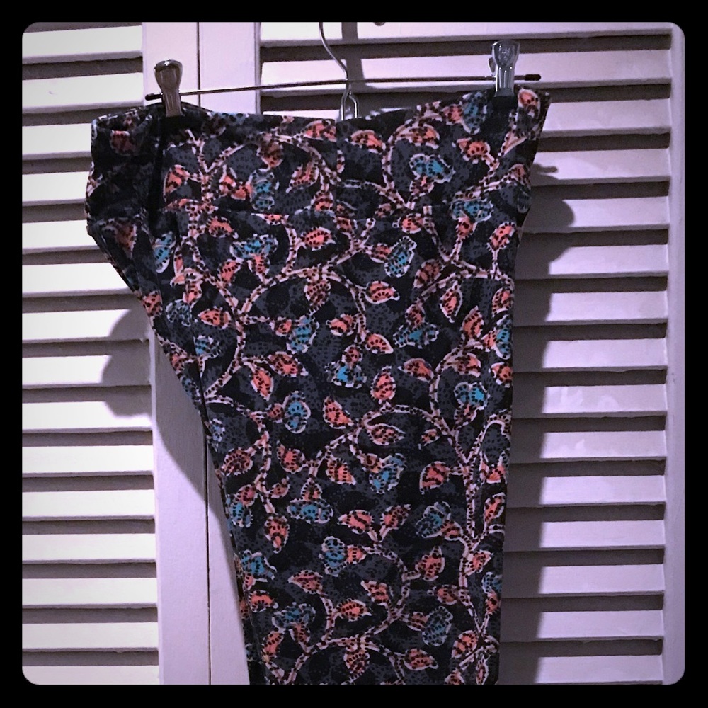 Tall and Curvy LulaRoe print leggings